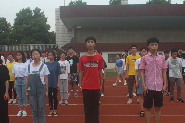 c0ea5e70803a4baa9d2bbe60e1a816ab.jpg
